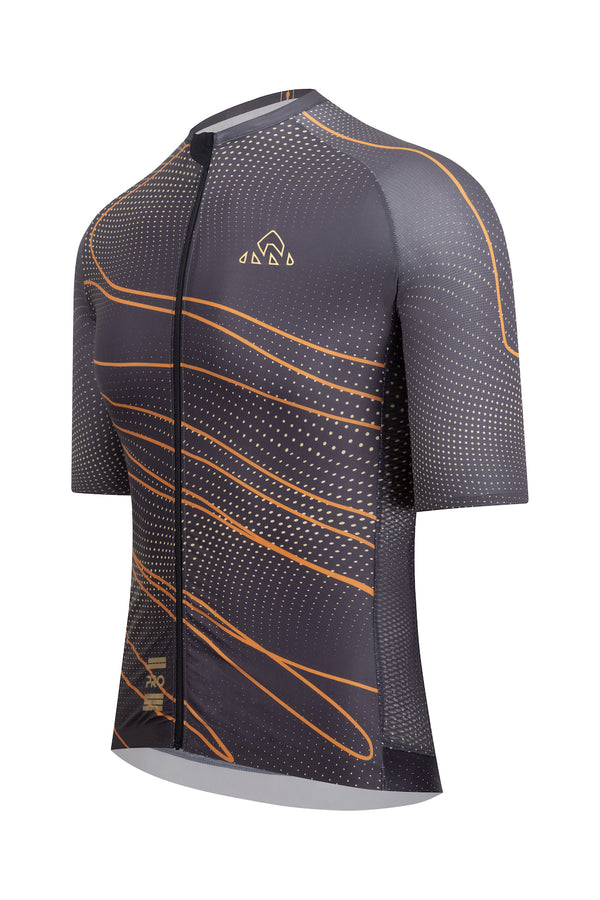  clearance cycling & triathlon apparel  sale -  A masculine cycling jersey with short sleeves, designed specifically for male riders. This male cyclist's top offers a sleek and aerodynamic design for maximum speed on the road.