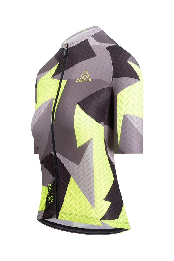  best cycling jersey short sleeve | lightweight and breathable bike jerseys  -  A women's bicycle top with a short-sleeve design, crafted with lightweight and moisture-wicking fabric for enhanced performance.