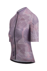 Close-up image featuring the ONNOR logo on the Women's Shu Elite Cycling Jersey Short Sleeve in light purple and grey. The image embodies the brand's dedication to delivering high-quality, performance-optimized cycling gear, which provides both comfort and style. Every detail, from color selection to logo placement, showcases the meticulous design and craftsmanship.
