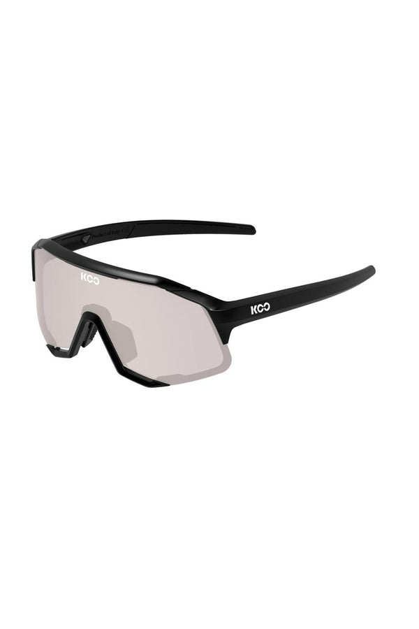   KOO Demos Sunglasses - Black Fuchsia Photochromic Mirror OEY00005-971 Elevate your eyewear game with the KOO Demos Sunglasses in Black Fuchsia, featuring Photochromic Mirror lenses. Where premium protection meets unparalleled style.