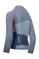 High-definition image of the light gray and light blue Women's Skadi Elite Cycling Jersey Long Sleeve by ONNOR. The picture demonstrates the brand's commitment to infusing appealing color combinations and superior quality into their cycling gear. The compelling visuals and meticulous detailing make this jersey an excellent choice for discerning cyclists who value both style and quality.