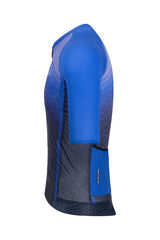 A men's two-wheeler jersey with short sleeves, designed specifically for male cyclists. This male pedaler's top offers a comfortable fit and enhances aerodynamics.