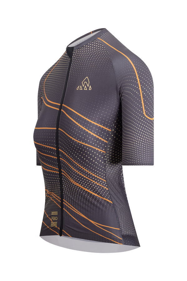  buy clearance cycling & triathlon apparel  miami -  A ladies' cycling apparel in short sleeve style, showcased on a display rack. The apparel combines fashion and functionality for female cyclists.