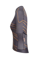 A women's biking attire with short sleeves, displayed on a mannequin. The attire offers a stylish and practical option for women who engage in cycling.