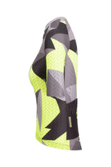 A close-up of a ladies' biking jersey with short sleeves, showcasing a modern and feminine style for cycling enthusiasts.